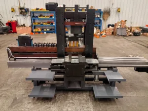 ผู้ผลิตเครื่องเจาะบัสบาร์ CNC MX602-7C